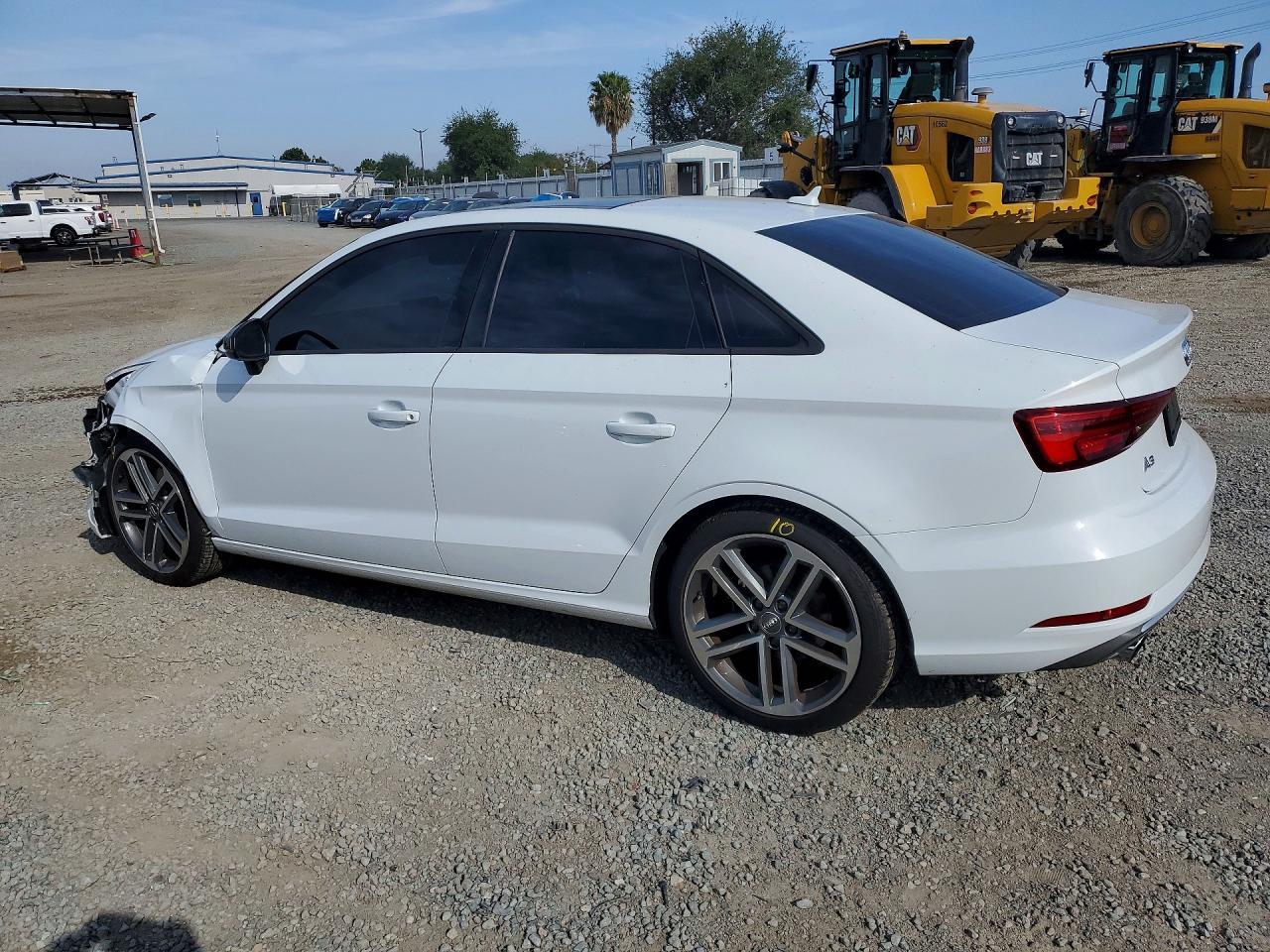 2017 Audi A3 Premium - Фото 2