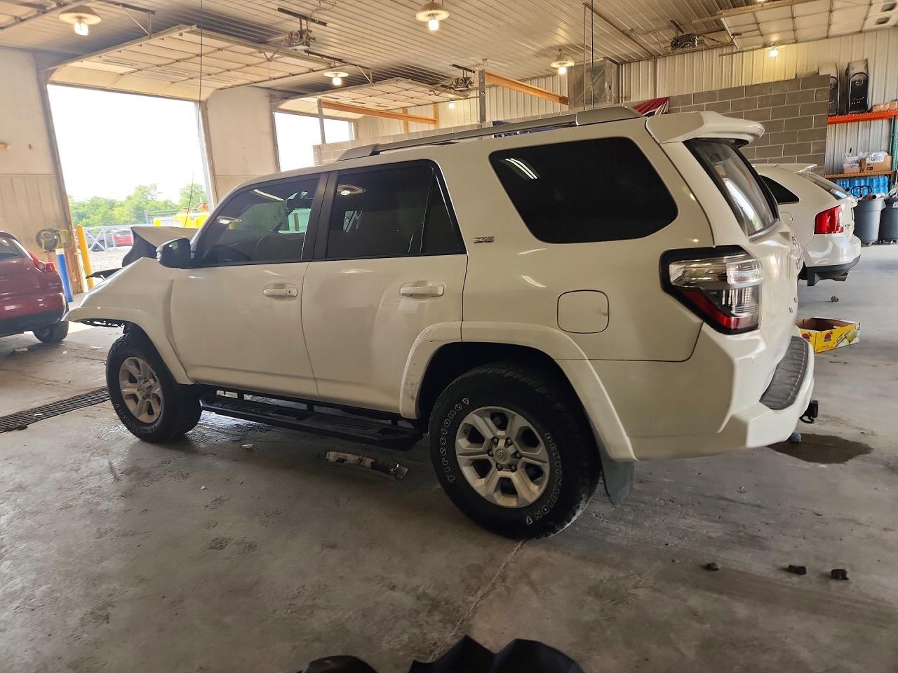 2014 Toyota 4Runner Sr5 - Фото 2