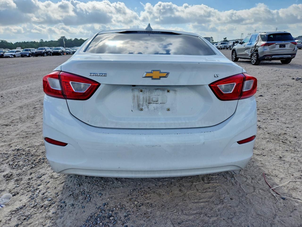 2018 Chevrolet Cruze Lt - Image 6