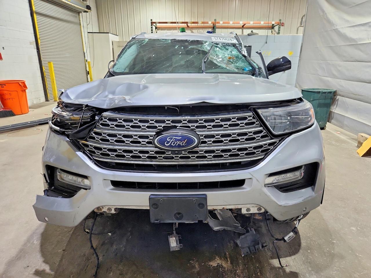 2020 Ford Explorer Limited - Image 5