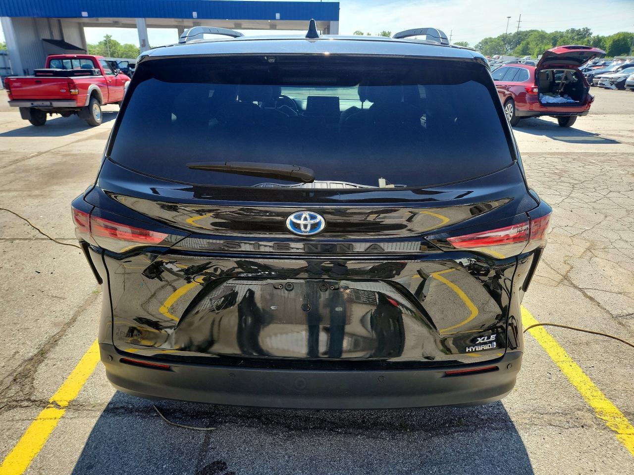 2021 Toyota Sienna Xle - Фото 6