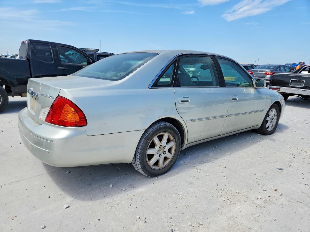 2002 Toyota Avalon Xls - Фото 3