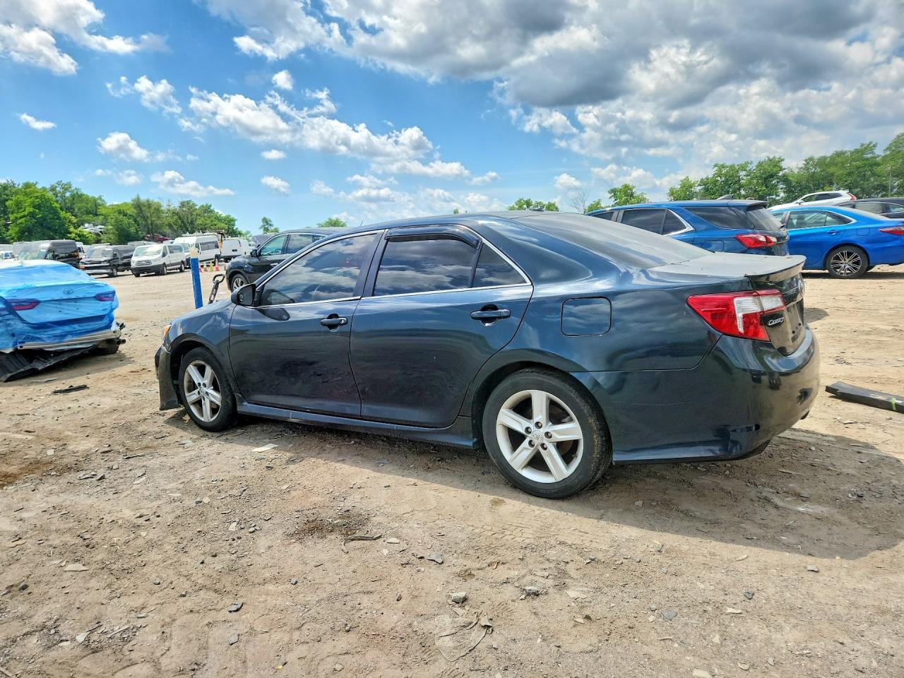 2013 Toyota Camry Se - Image 2