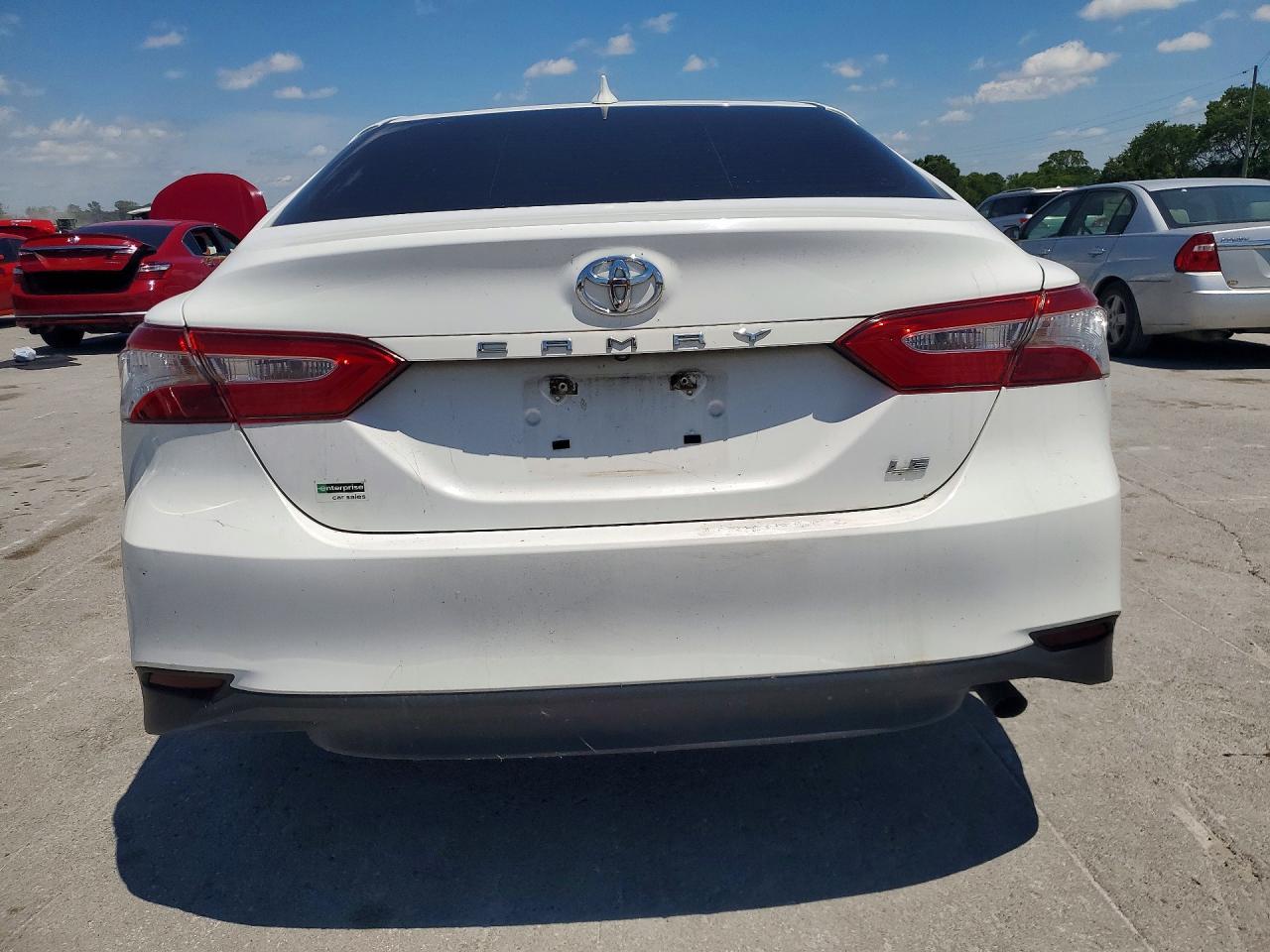 2020 Toyt Camry - Фото 6