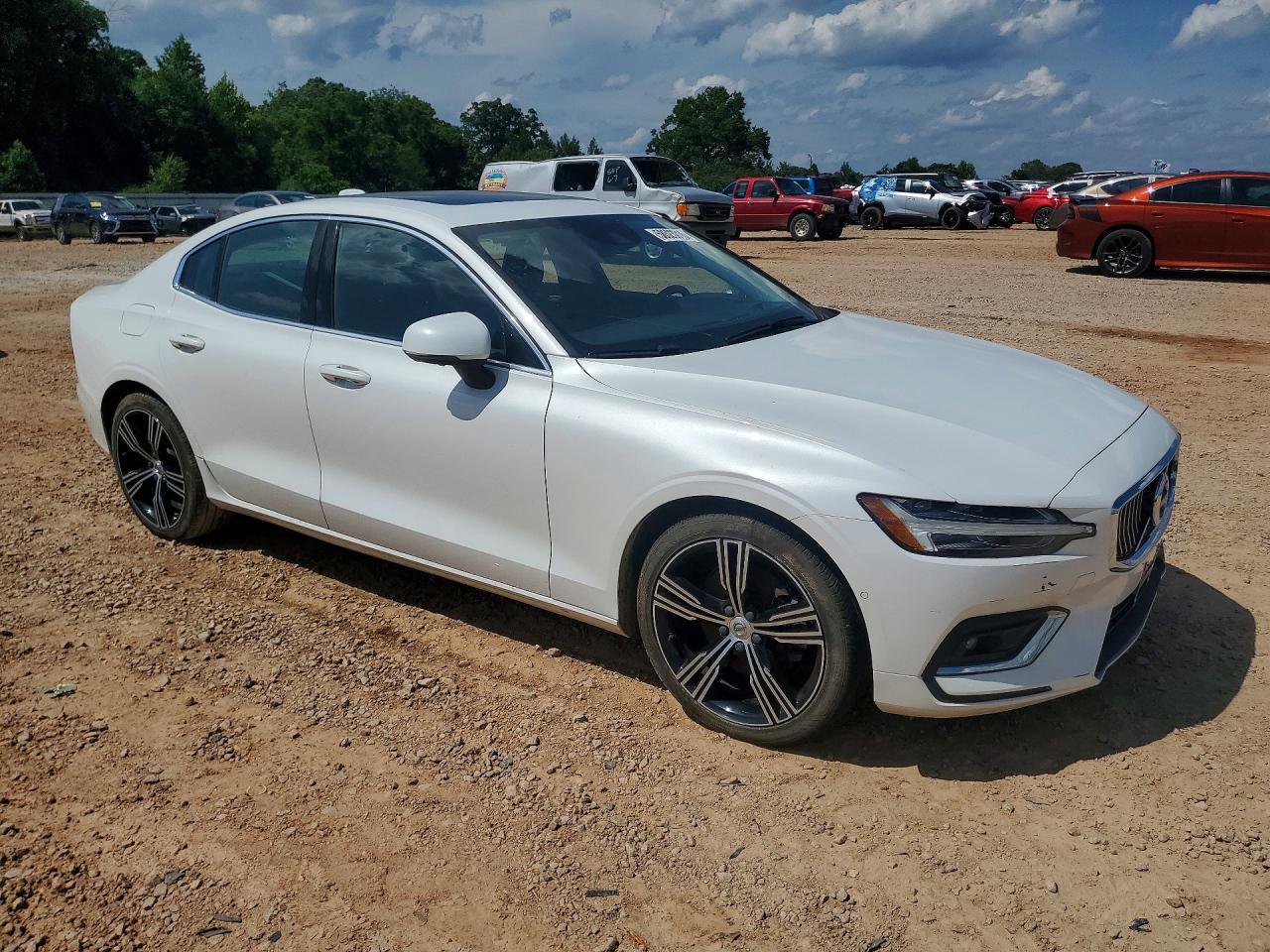 2022 Volvo S60 B5 Inscription - Image 4