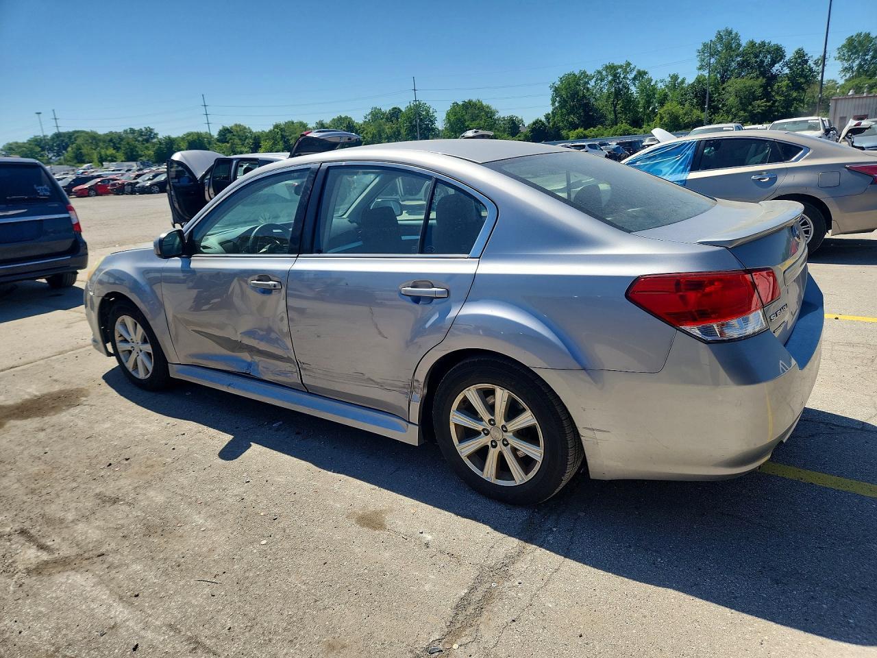 2011 Subaru Legacy 2.5I Premium - Фото 2