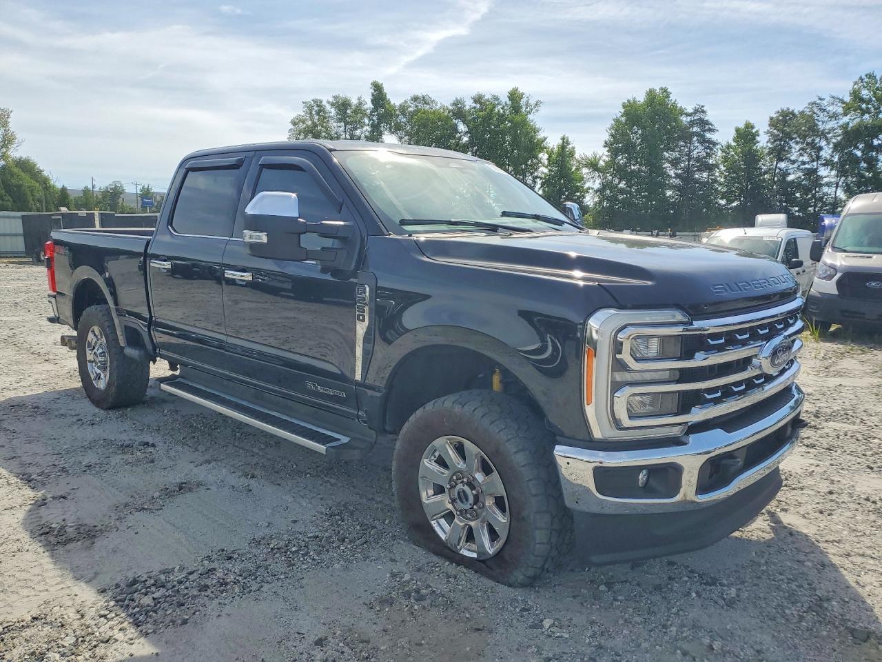 2023 Ford F250 Super Duty - Фото 4