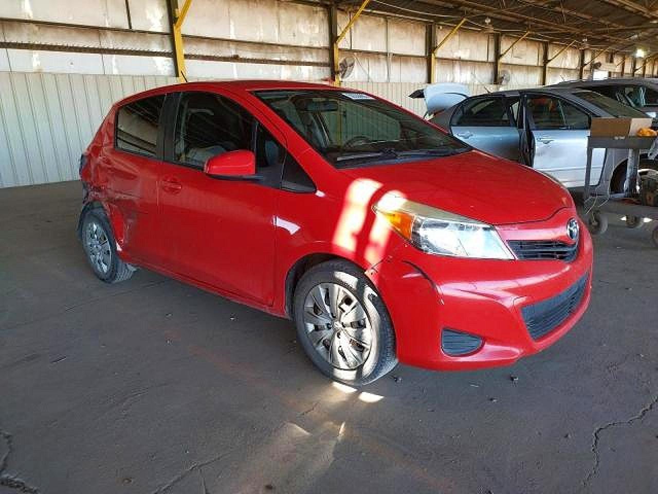2014 Toyota Yaris 5-Door L - Image 4