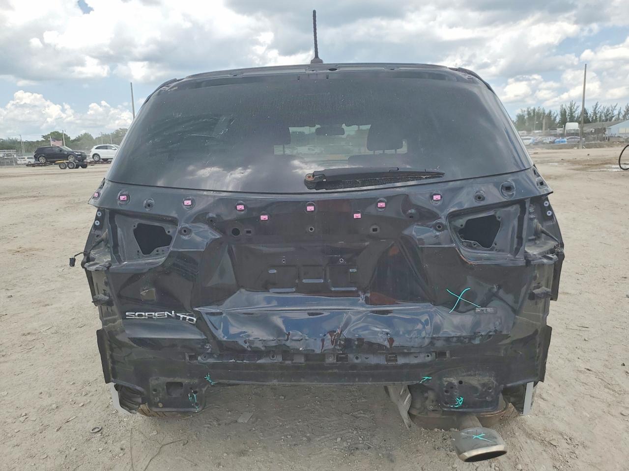 2019 Kia Sorento L - Image 6