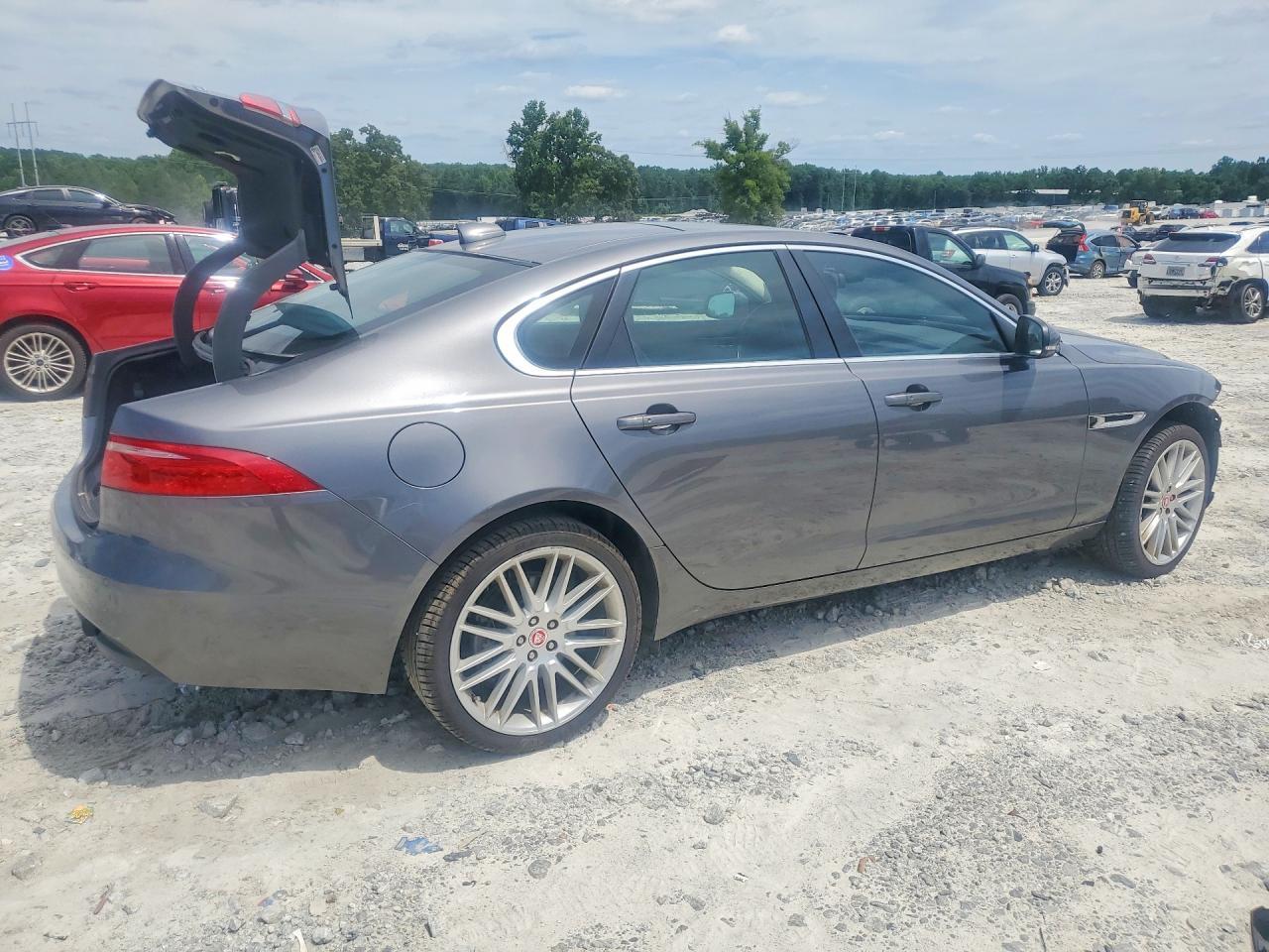 2017 Jaguar Xf Prestige - Фото 3