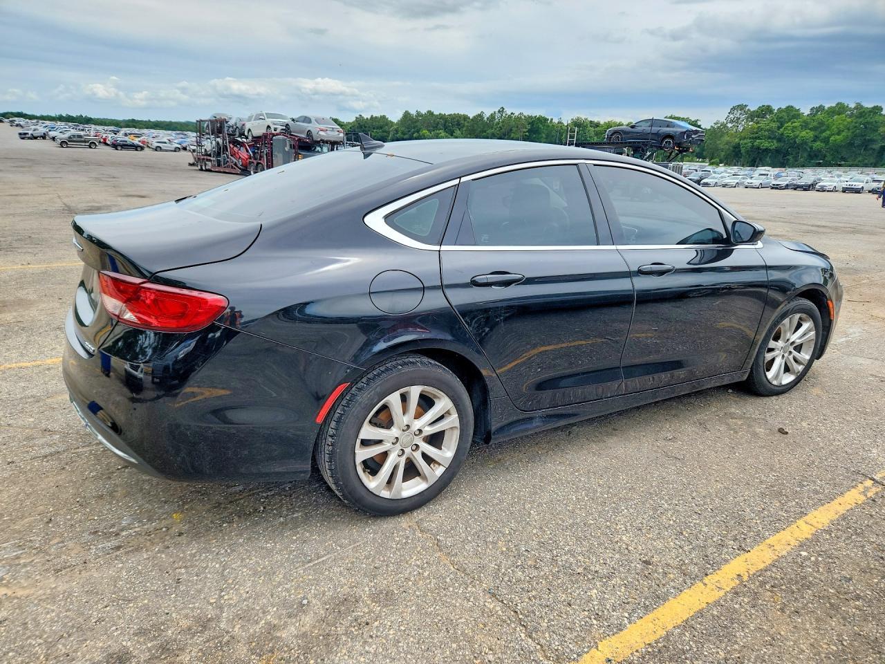 2016 Chrysler 200 Limited - Фото 3
