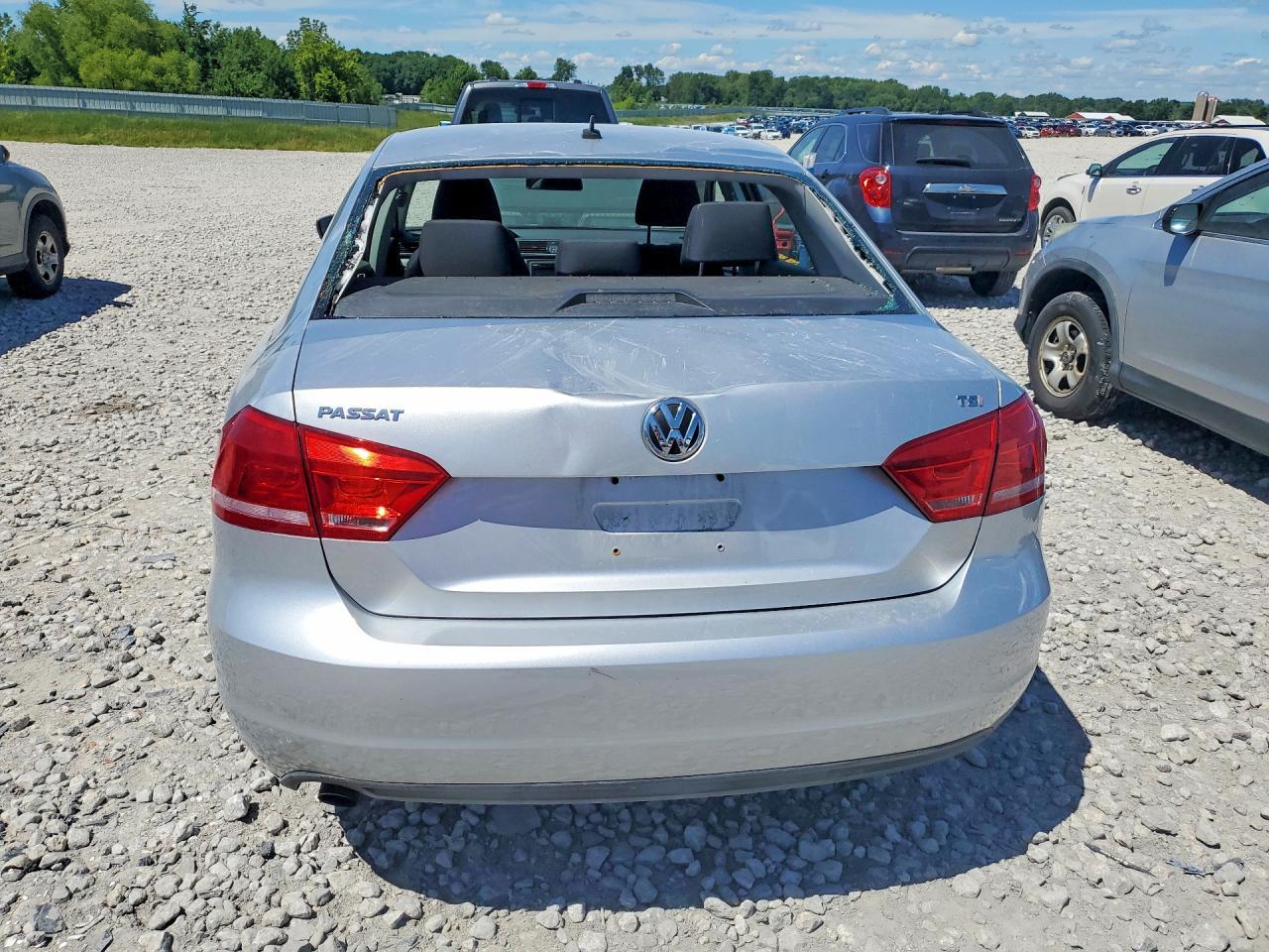 2014 Volkswagen Passat S - Image 6