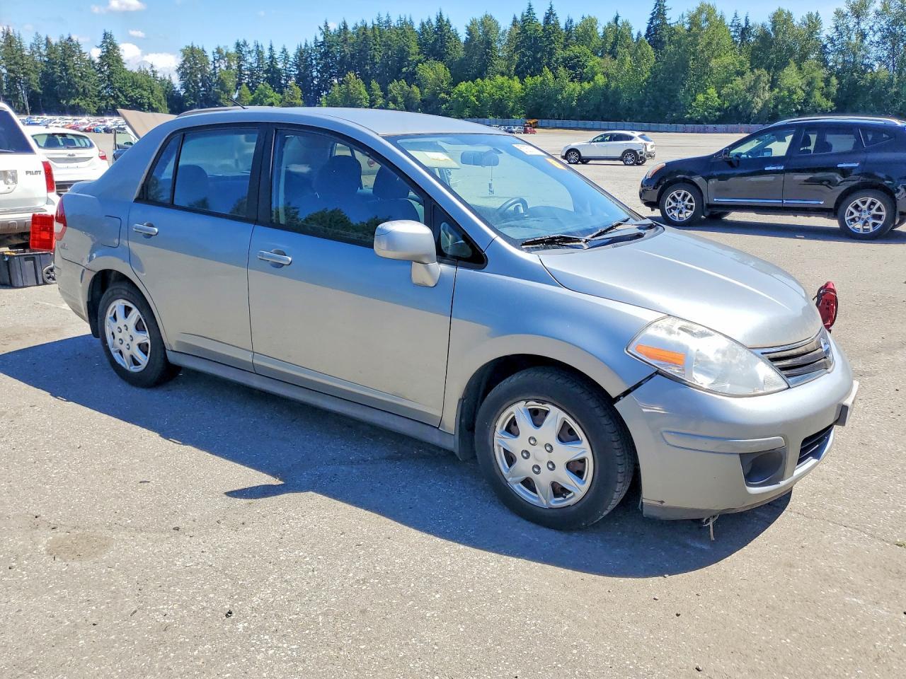 2011 Nissan Versa 1.8 S - Image 4