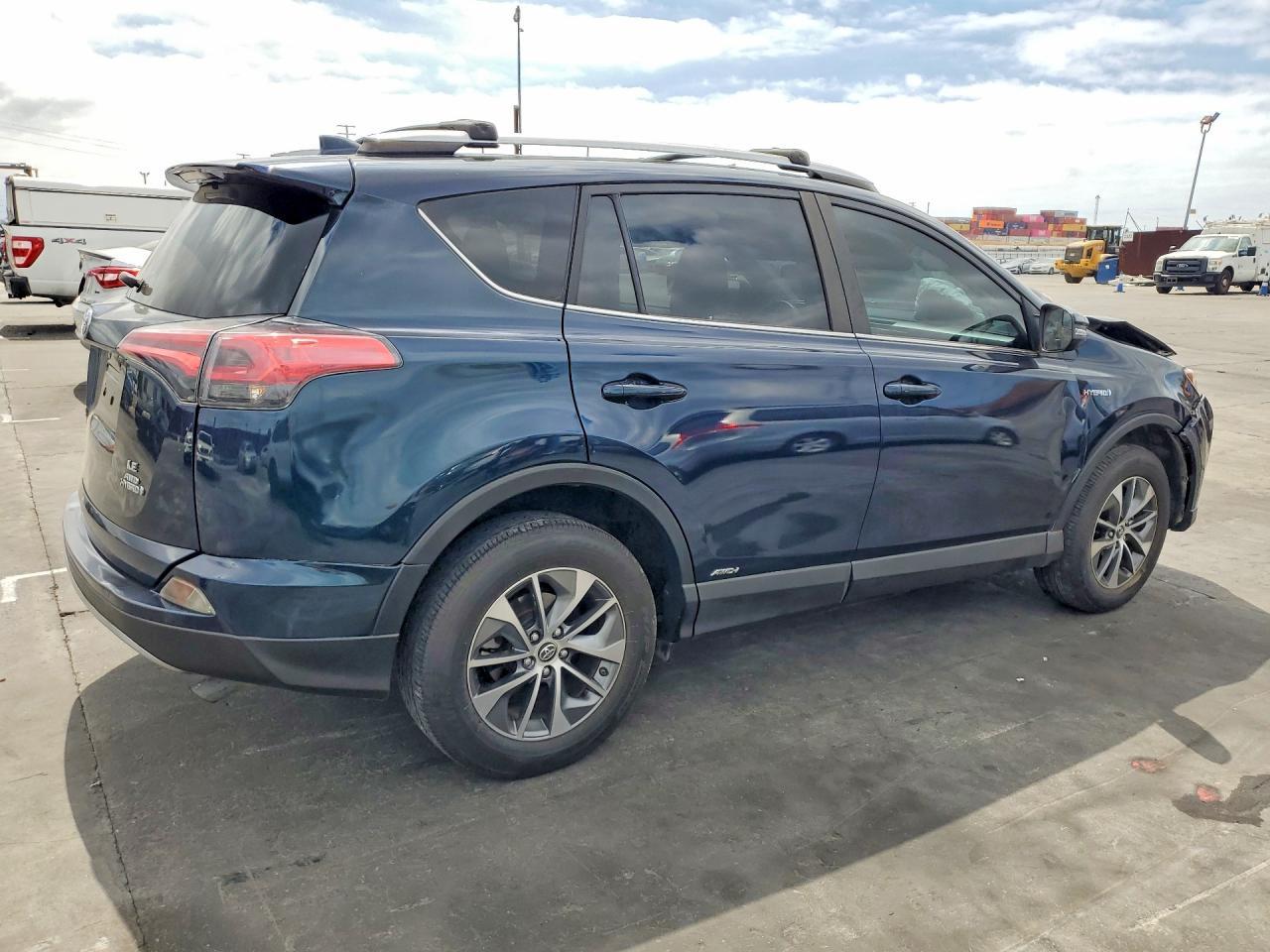 2018 Toyota Rav4 Hybrid Le - Фото 3