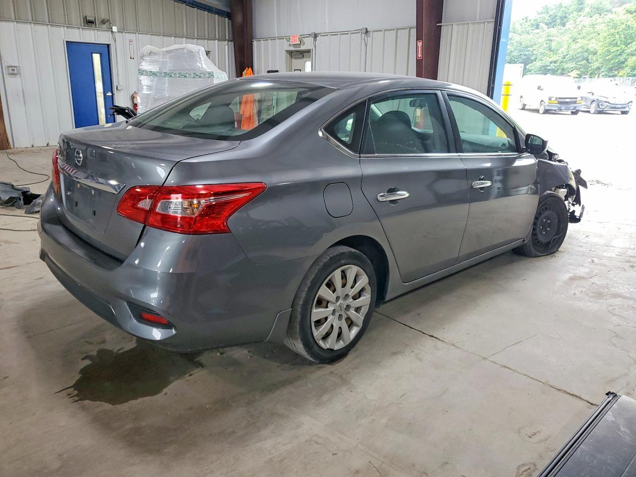 2019 Nissan Sentra S - Фото 3