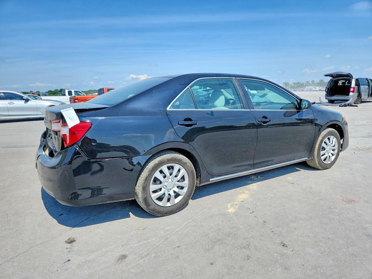 2012 Toyota Camry Le - Image 3