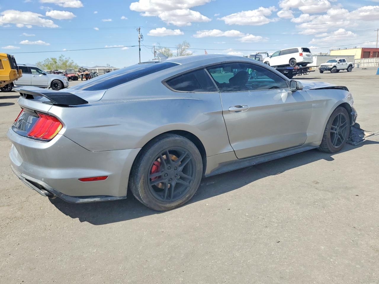 2022 Ford Mustang - Фото 3