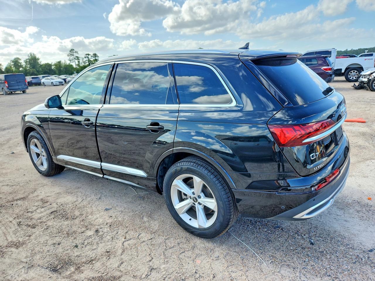 2023 Audi Q7 Premium - Фото 2