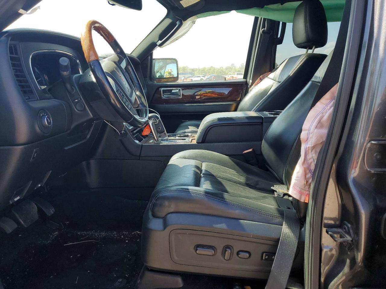 2017 Lincoln Navigator Select - Image 7