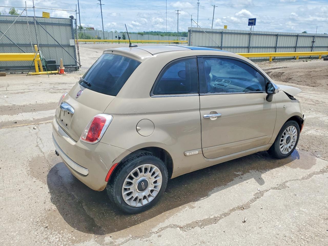 2012 Fiat 500 Lounge - Image 3
