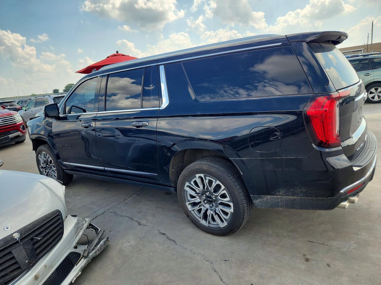 2023 GMC Yukon Xl Denali Ultimate - Фото 2