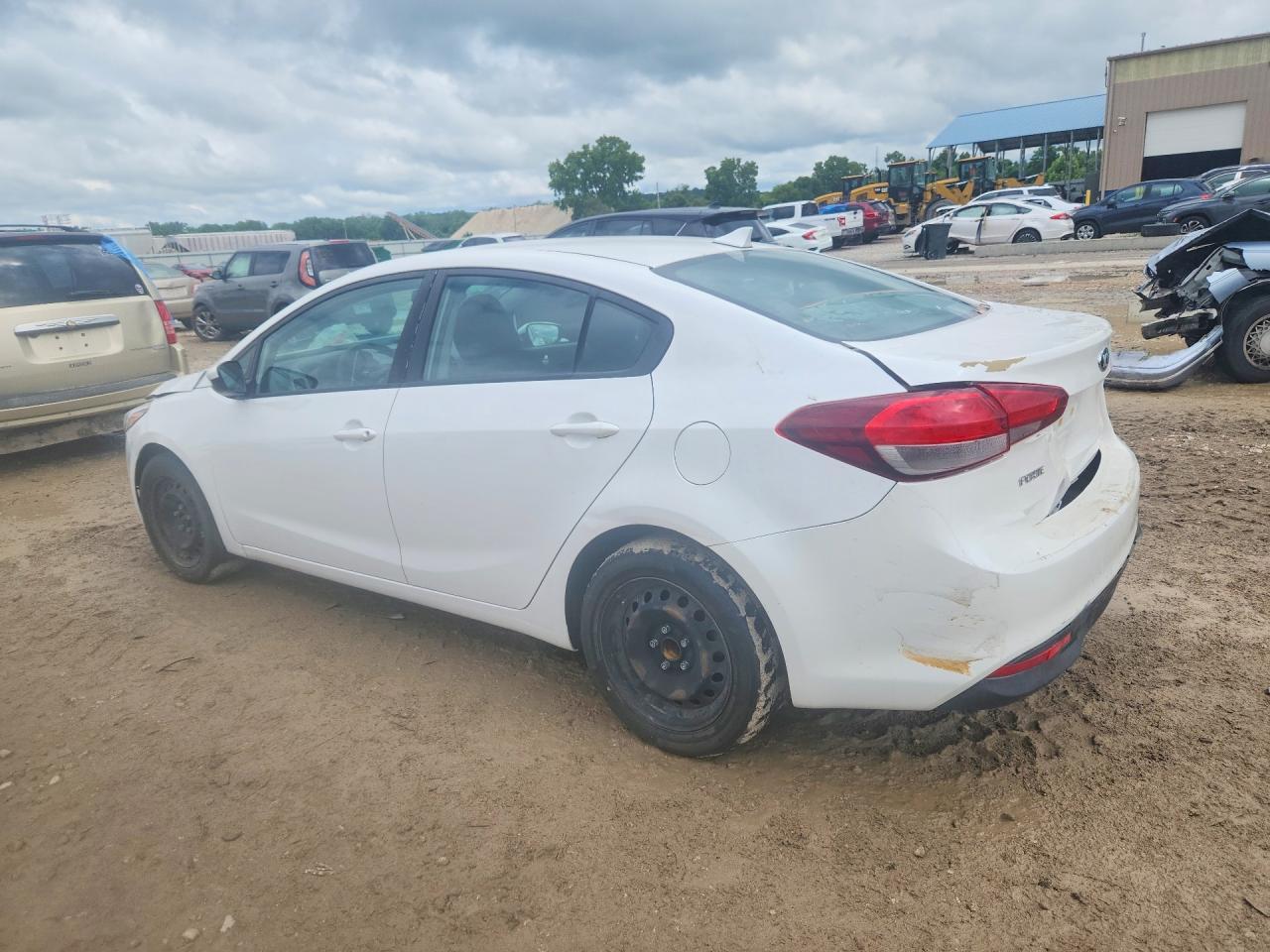 2017 Kia Forte Lx - Image 2