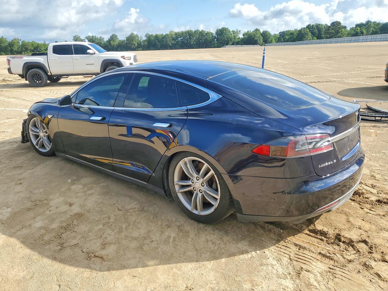 2015 Tesla Model S 70D - Фото 2