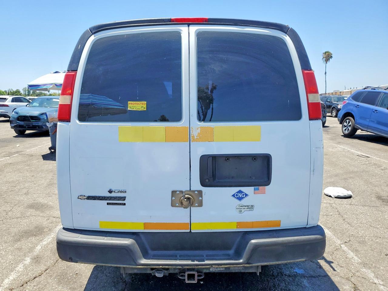 2012 Chevrolet Express 2500 Cargo Delivery Van - Image 6