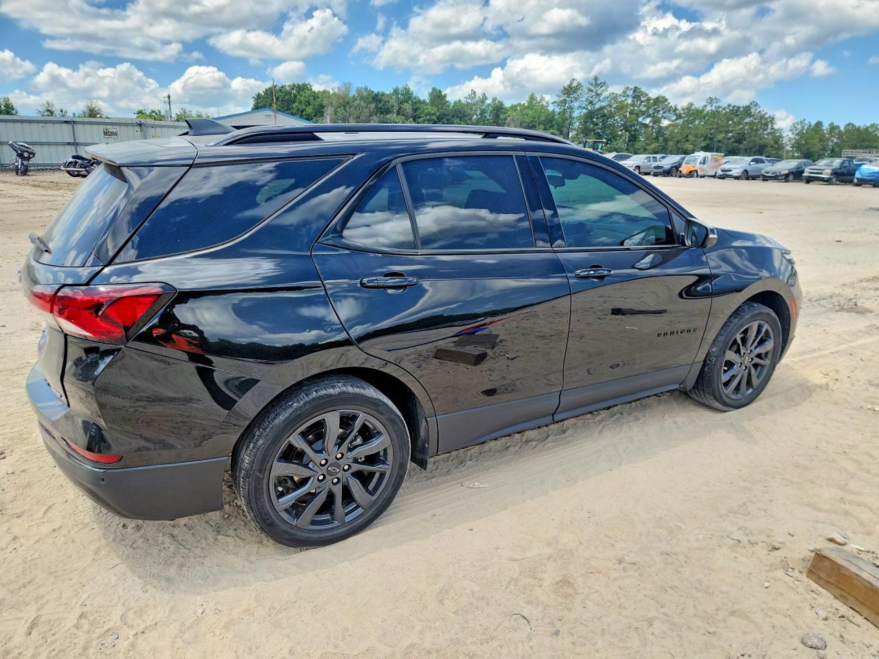 2022 Chevrolet Equinox Rs - Фото 3