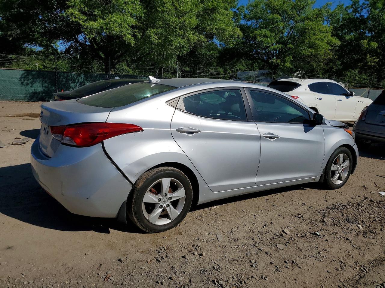 2013 Hyundai Elantra Gls - Фото 3