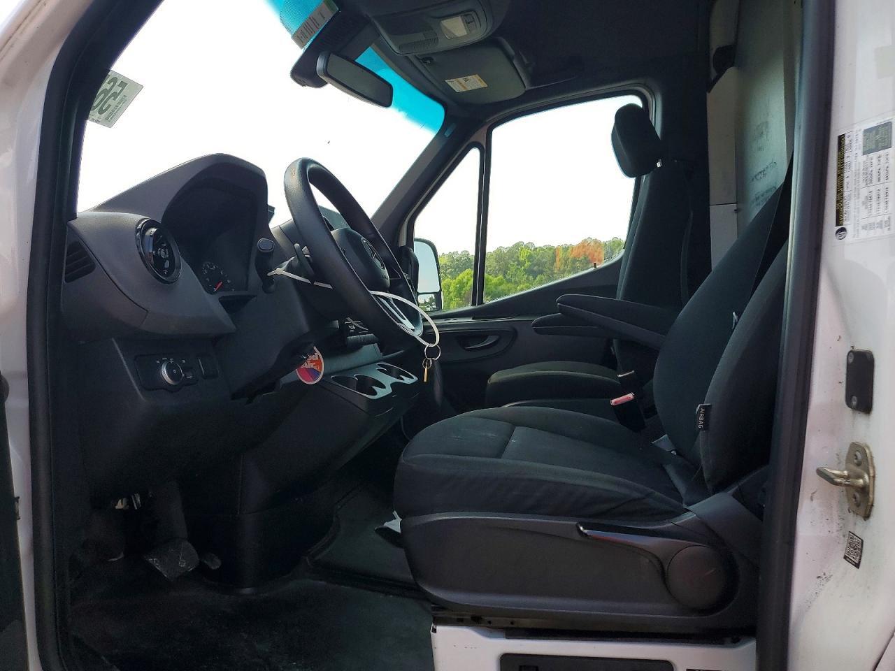 2021 Mercedes Benz Sprinter 2500 - Фото 7