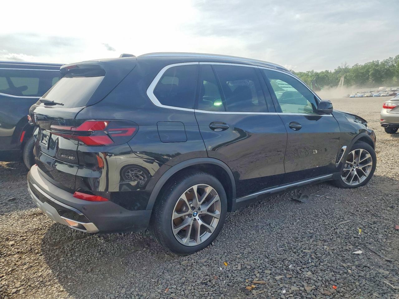 2025 BMW X5 xDrive40I - Image 3