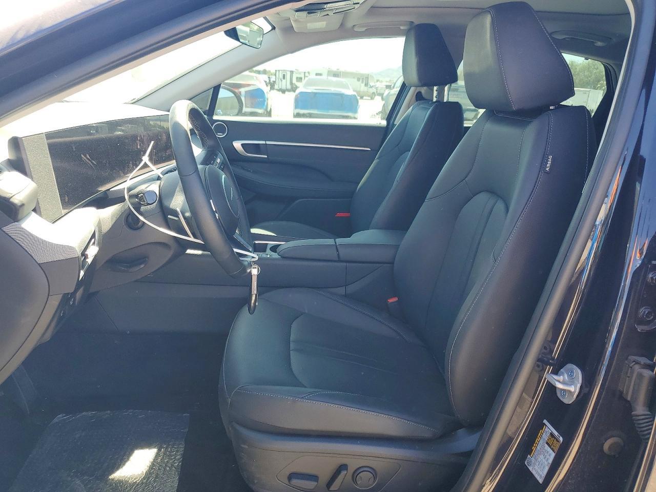 2025 Hyundai Sonata Hybrid Limited - Image 7