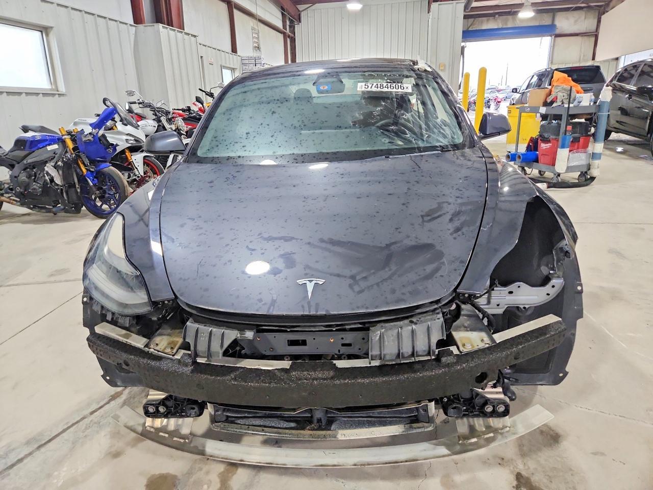 2021 Tesla Model 3 - Фото 5