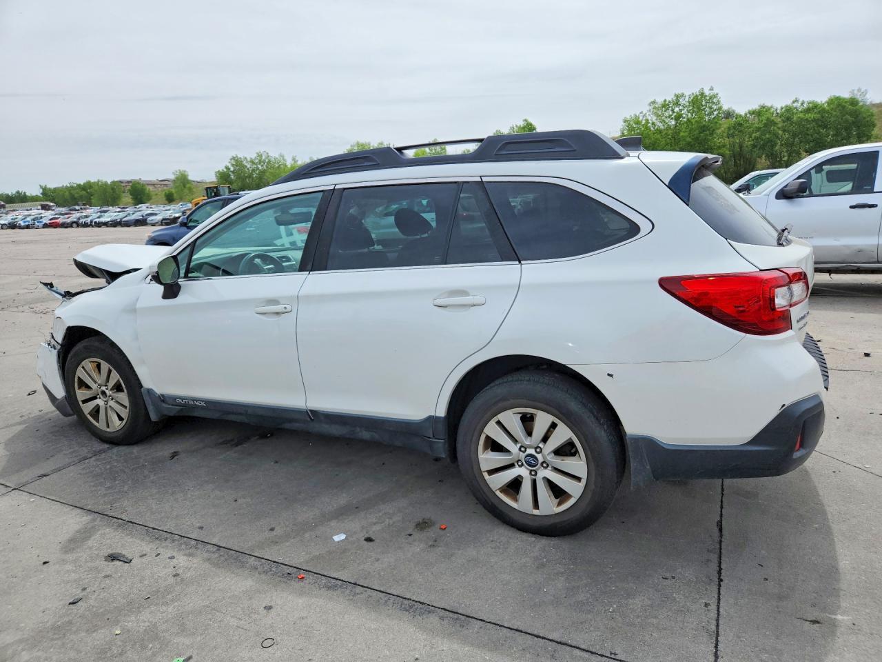 2019 Subaru Outback 2.5I Premium - Image 2