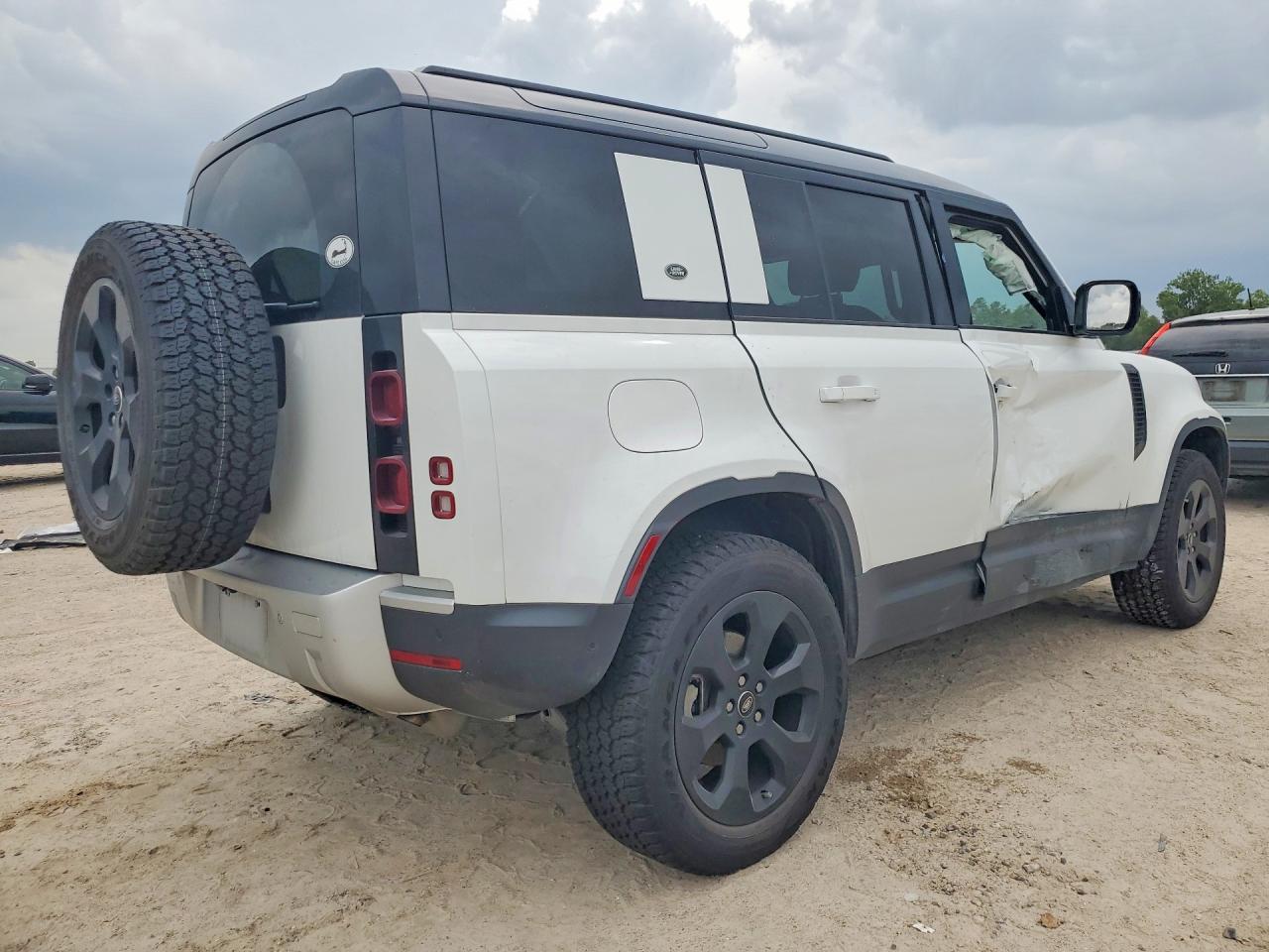 2024 Land Rover Defender 110 S - Image 3