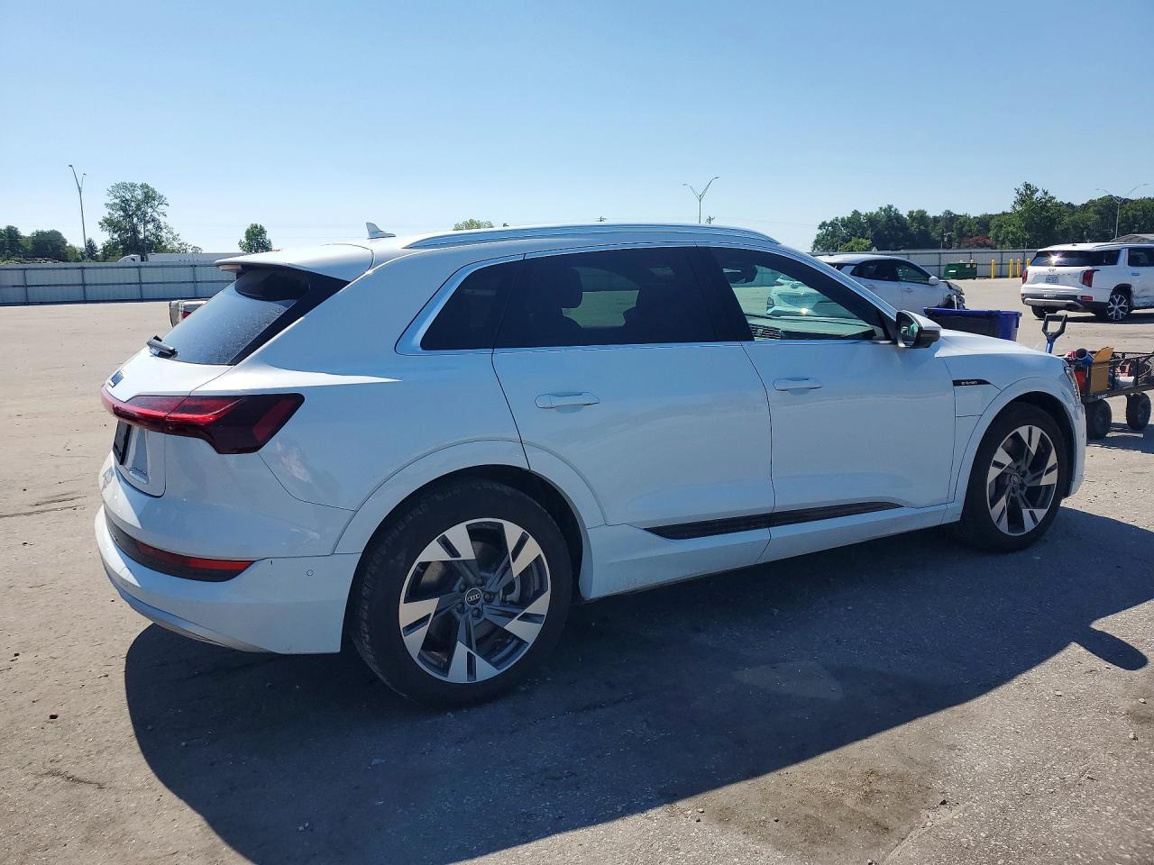 2023 Audi E-Tron - Image 3