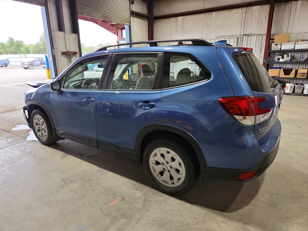 2021 Subaru Forester - Фото 2