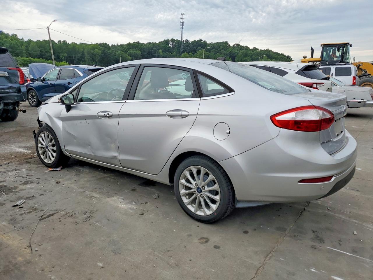 2018 Ford Fiesta Titanium - Фото 2
