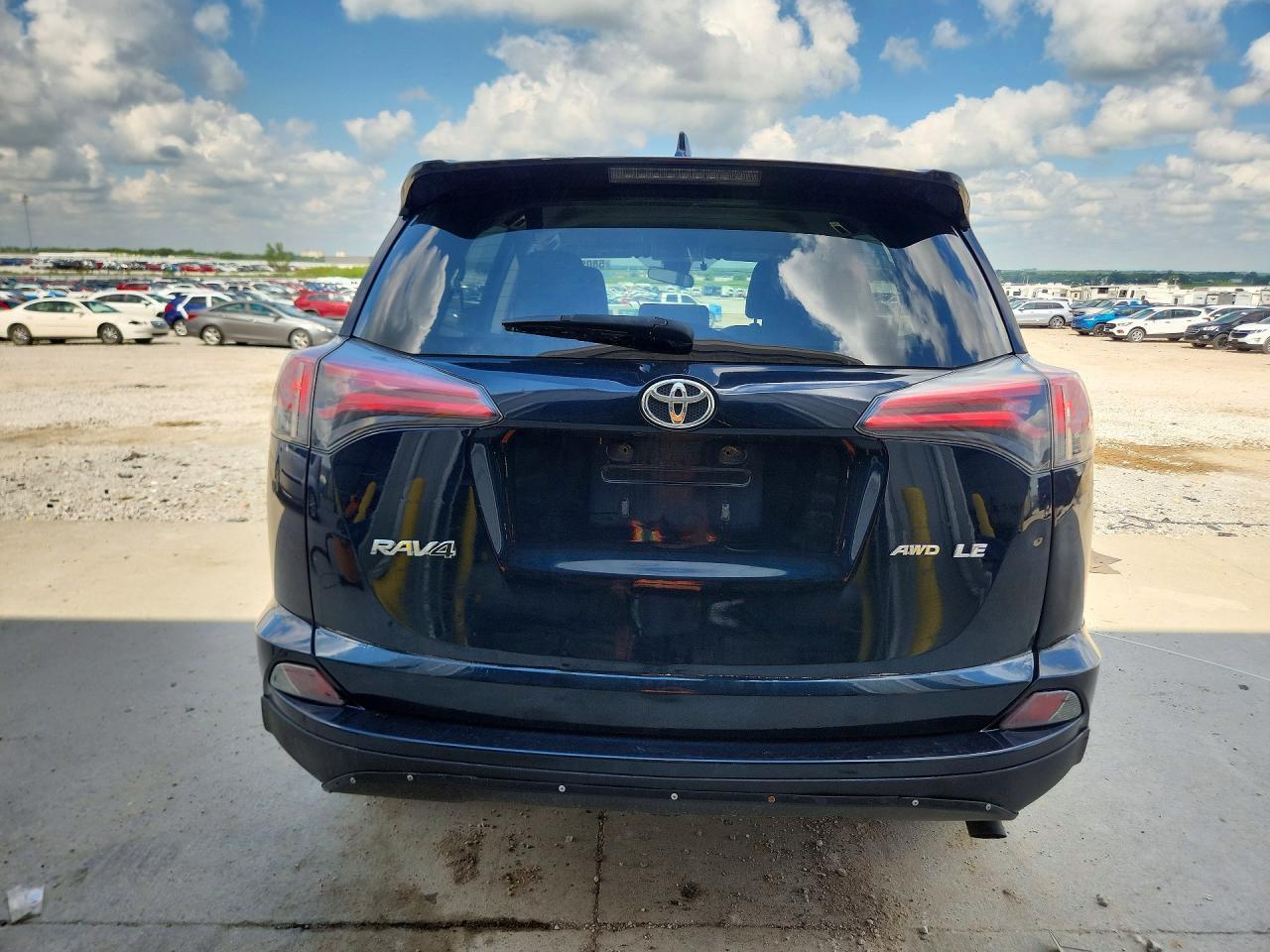2017 Toyota Rav4 Le - Фото 6