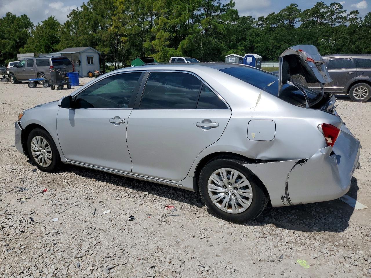 2014 Toyota Camry Le - Image 2