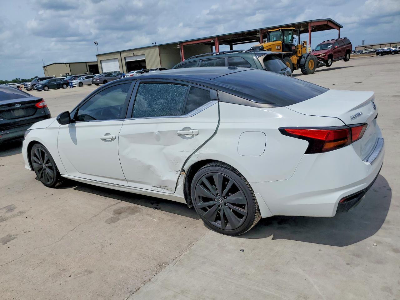 2022 Nissan Altima Sr - Фото 2