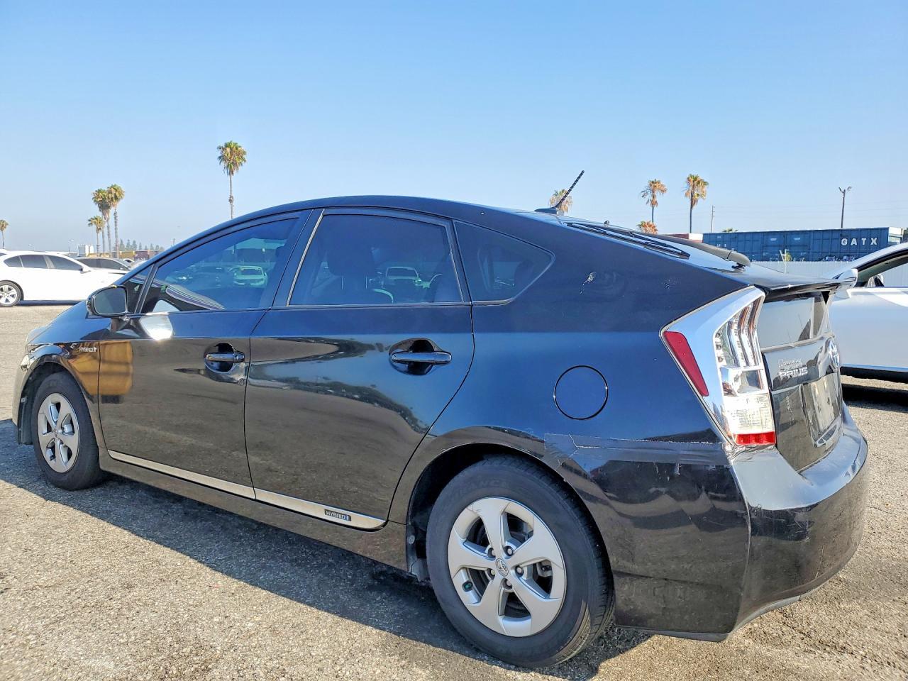 2011 Toyota Prius Three - Фото 2