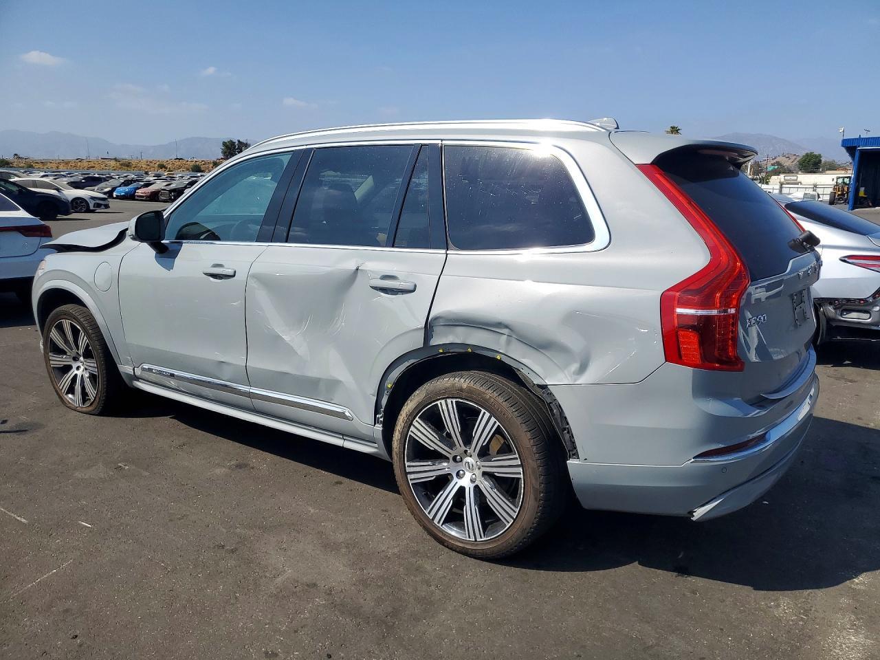 2024 Volvo Xc90 Core - Image 2