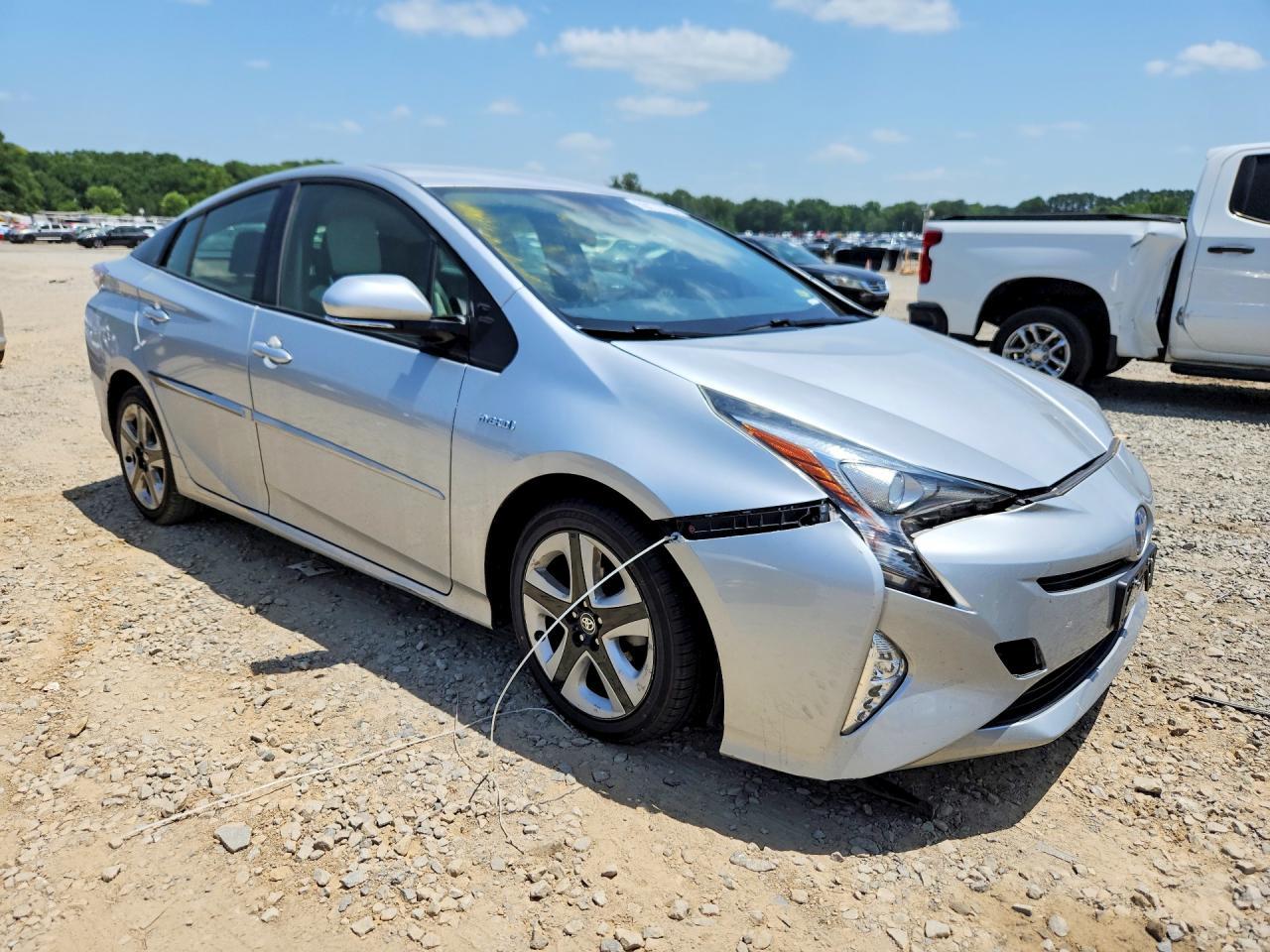 2017 Toyota Prius Three Touring - Фото 4