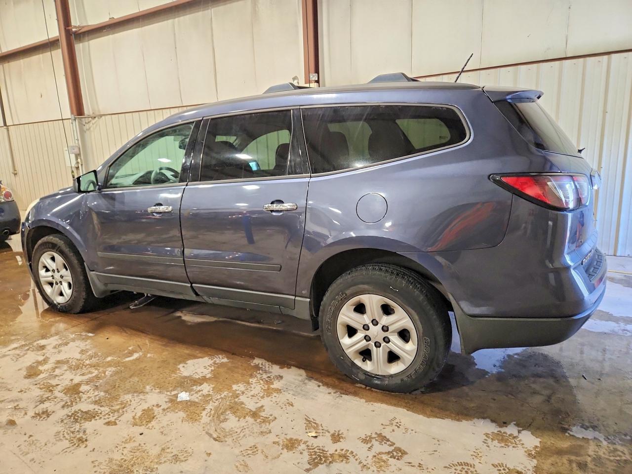 2013 Chevrolet Traverse Ls - Фото 2