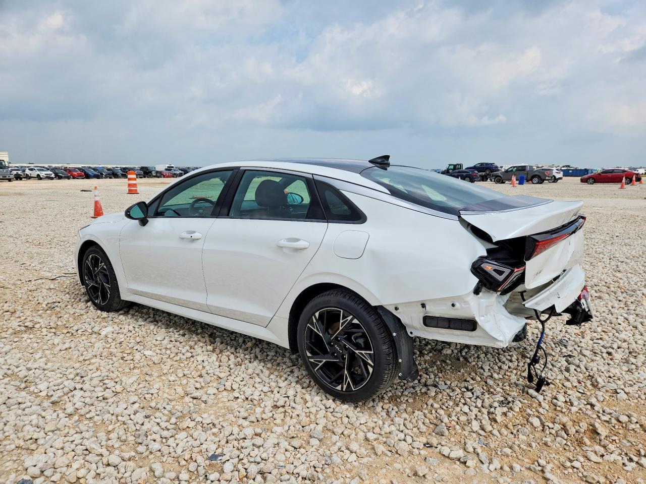 2025 Kia K5 Gt Line - Фото 2