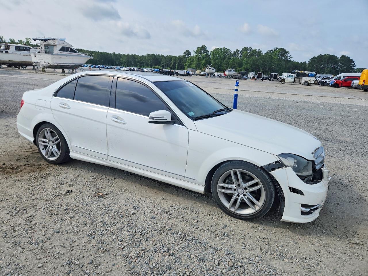 2013 Mercedes-Benz C 250 - Image 4