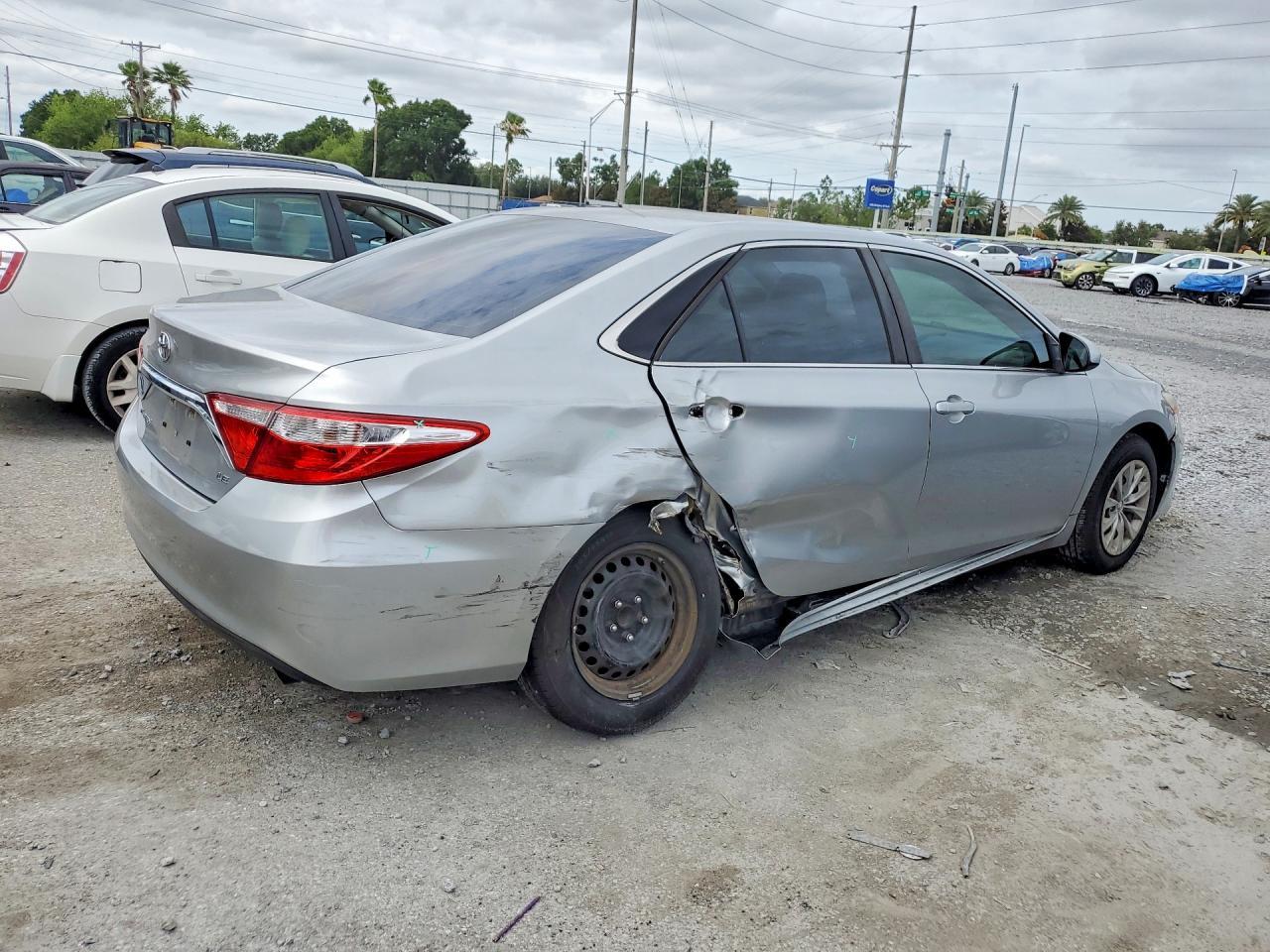 2017 Toyota Camry Le - Image 3