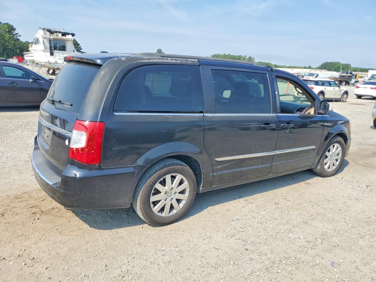 2014 Chrysler Town & Country Touring - Фото 3